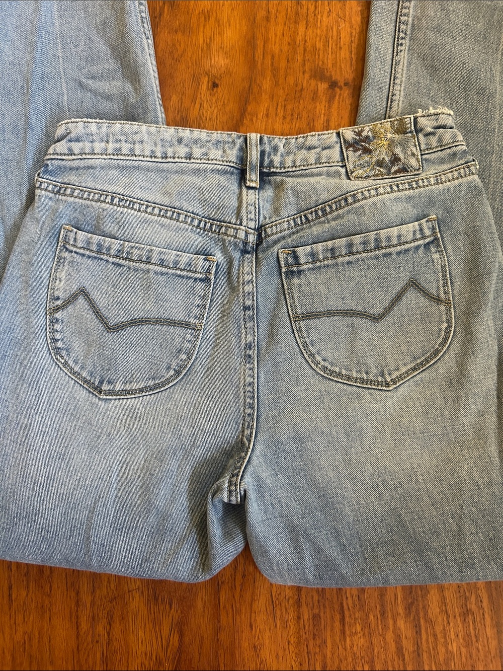 Cleo + Wolf High Rise Straight women’s Jeans, W27/L30 - Picture 3 of 5